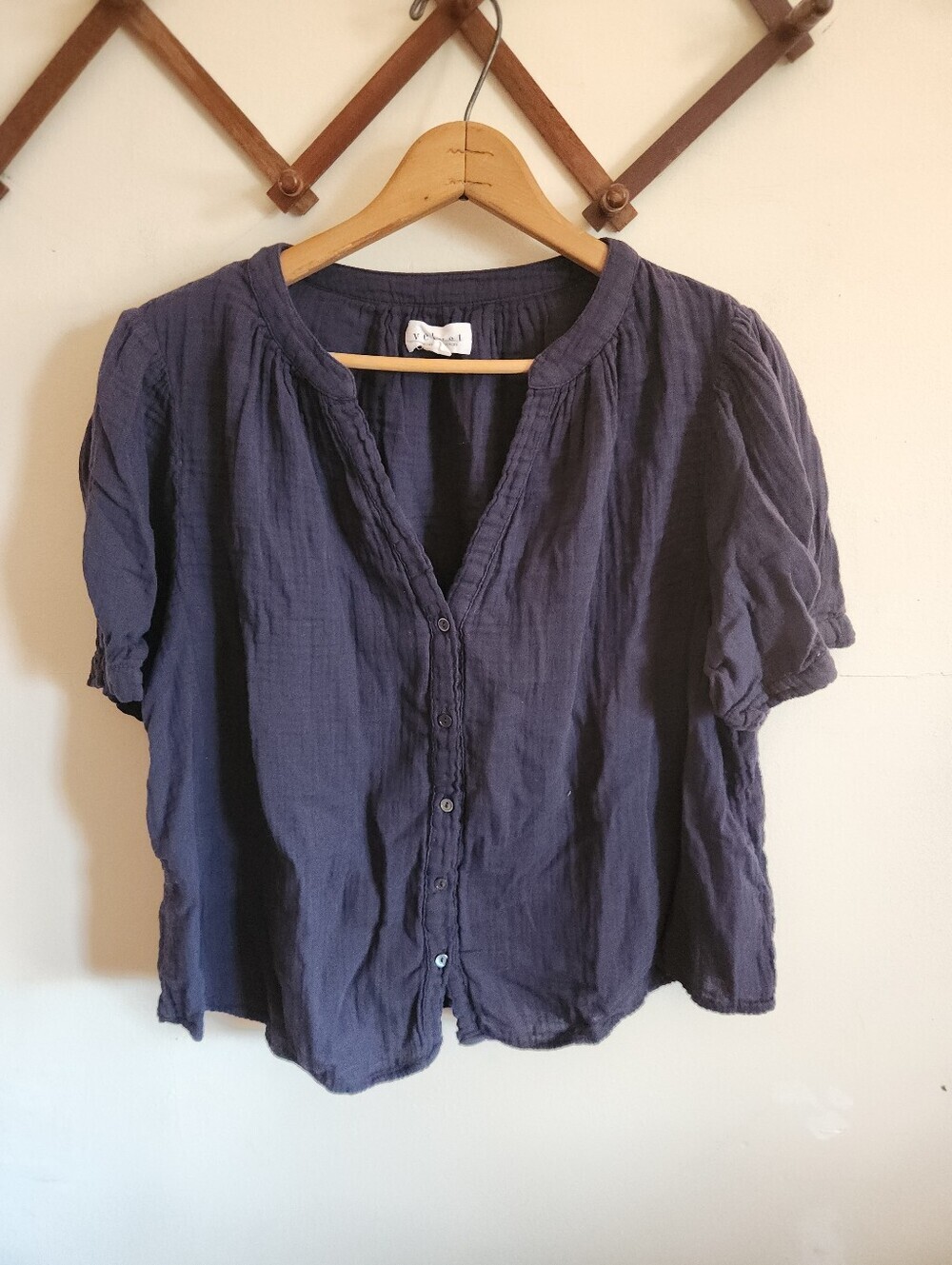 Velvet By Graham & Spencer Navy Button-Front Gauze Top Short Sleeve Cotton Large